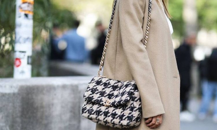 Atypical things you need for your classy outfits this autumn