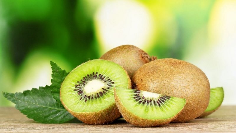 Properties and benefits of kiwi, the winter fruit ally of the intestine